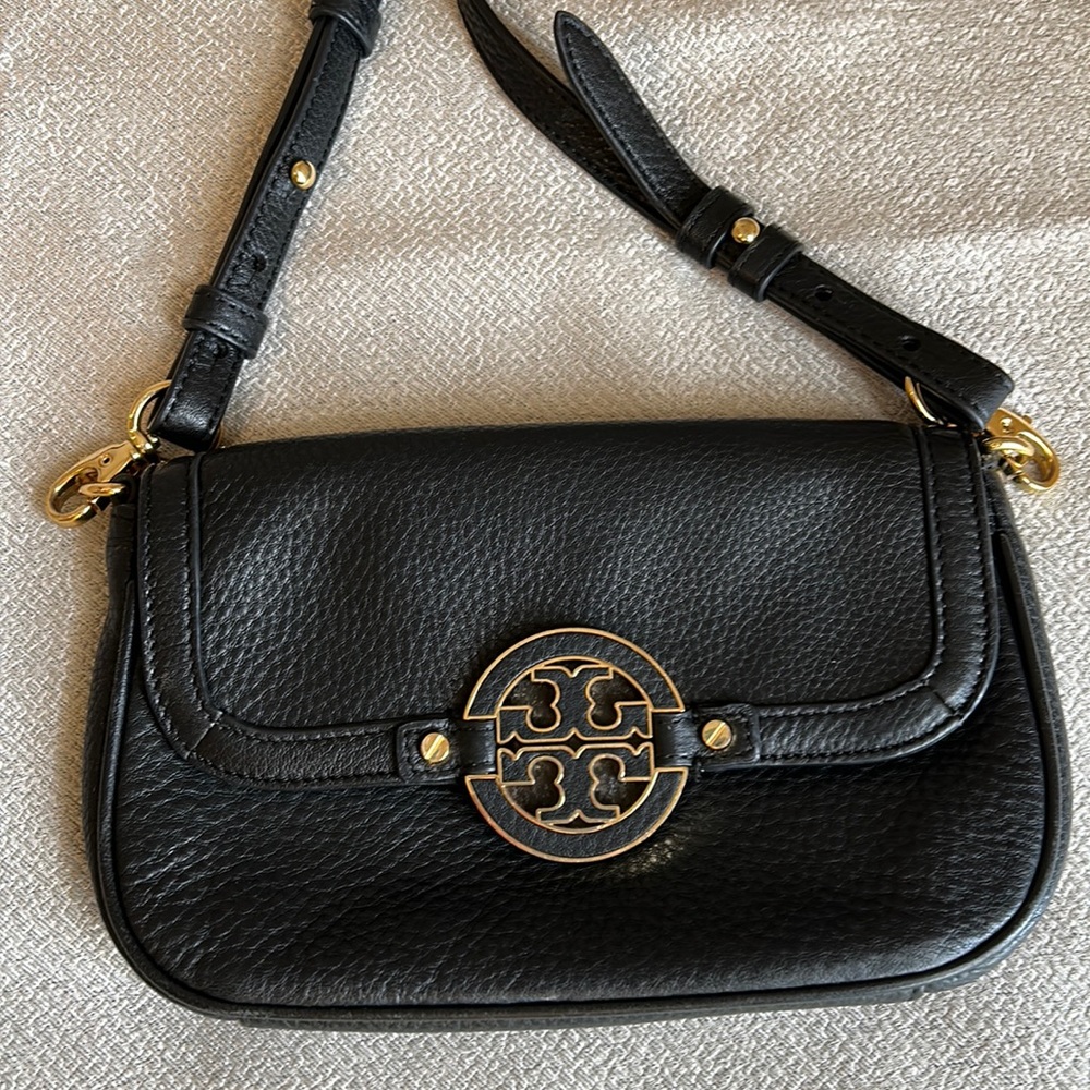 Used small Tory Burch crossbody purse.